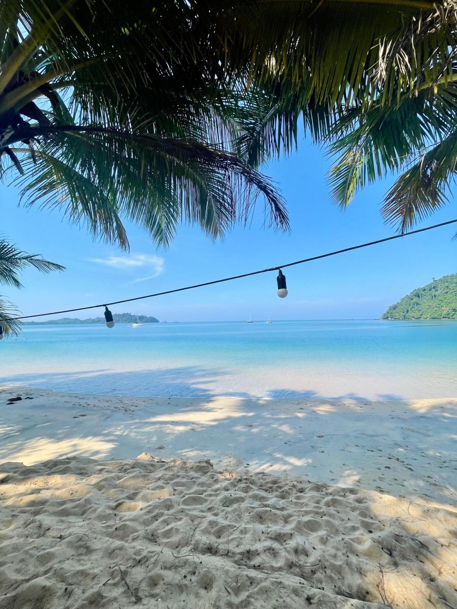 Sunny Cove Beach Resort Koh Phayam Ranong Esterno foto