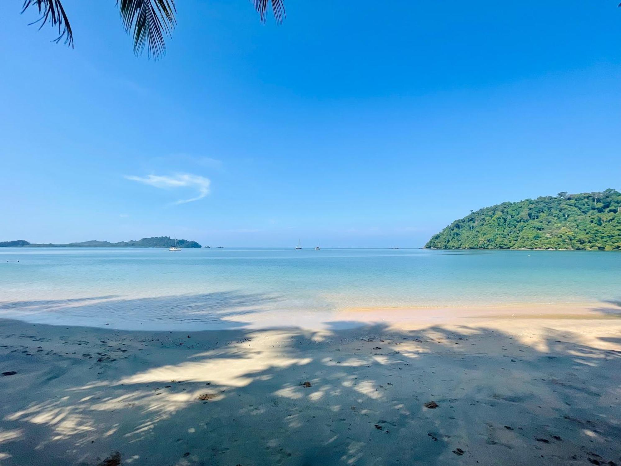 Sunny Cove Beach Resort Koh Phayam Ranong Esterno foto