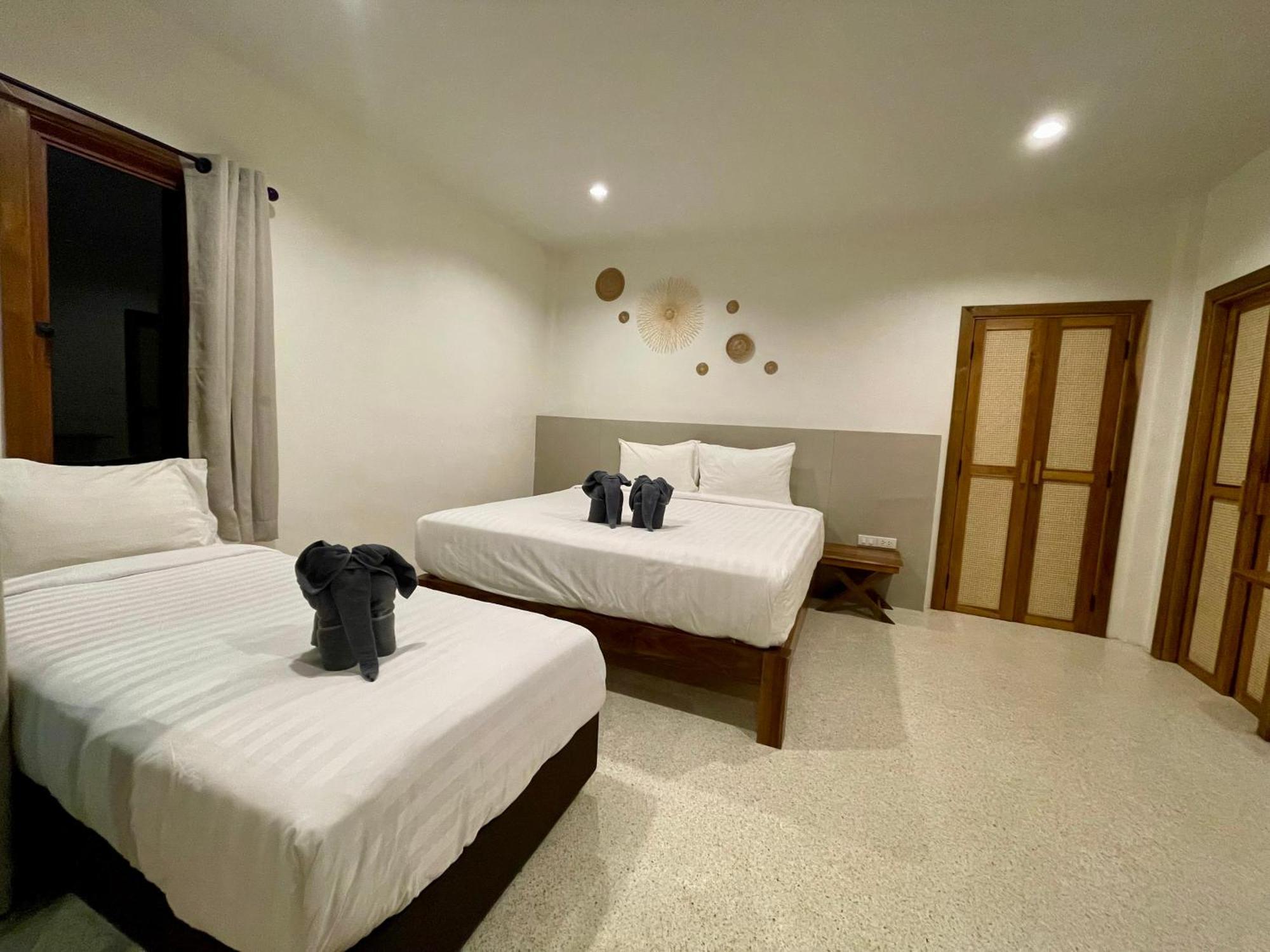 Sunny Cove Beach Resort Koh Phayam Ranong Esterno foto
