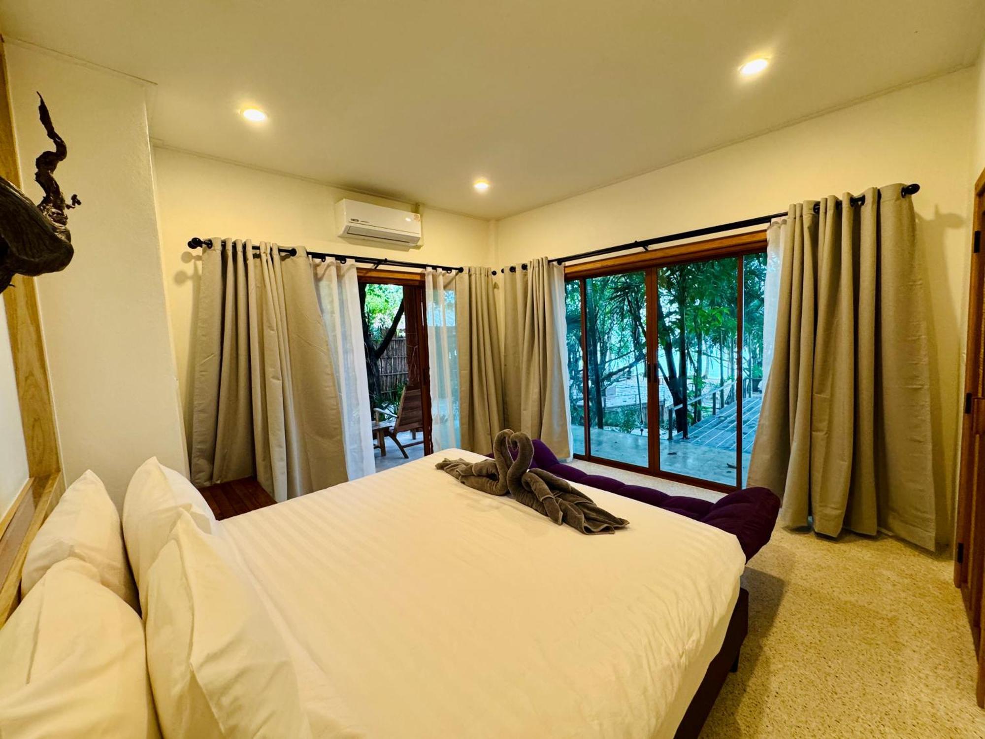 Sunny Cove Beach Resort Koh Phayam Ranong Esterno foto