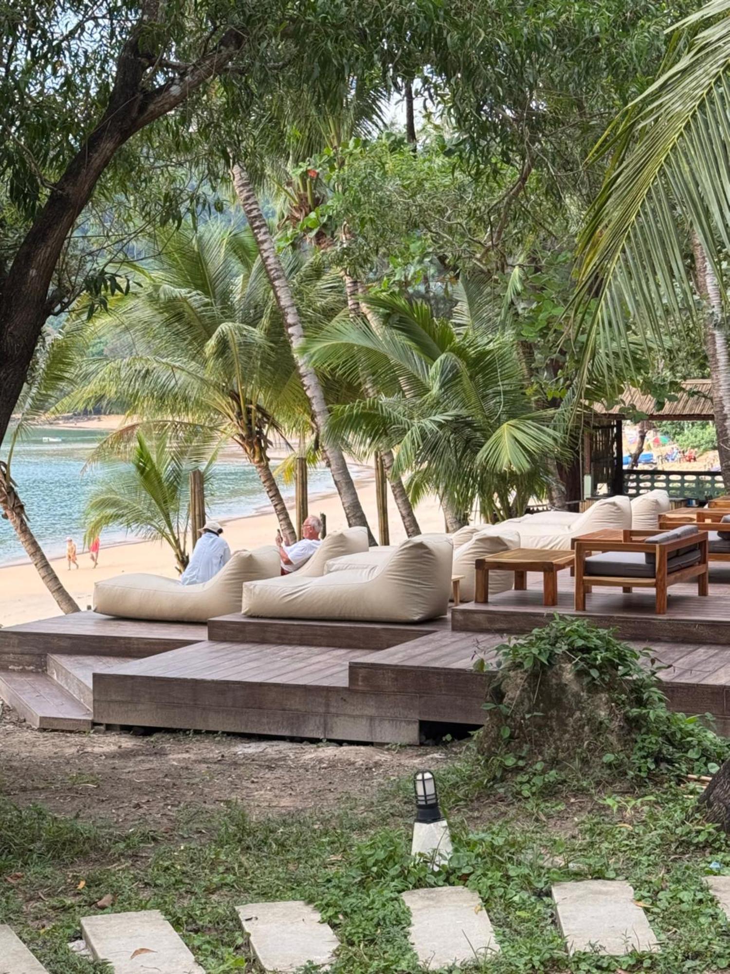 Sunny Cove Beach Resort Koh Phayam Ranong Esterno foto