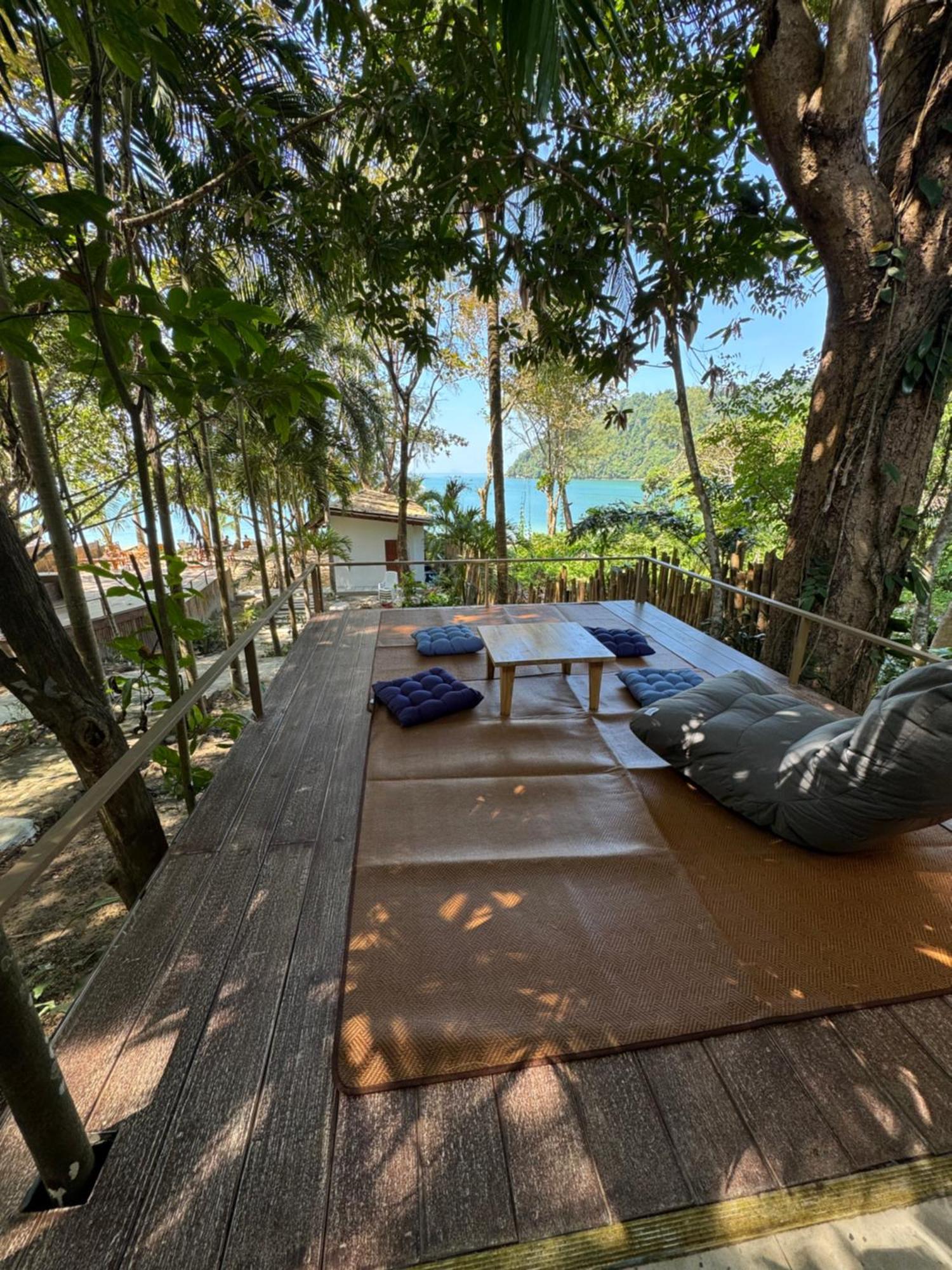 Sunny Cove Beach Resort Koh Phayam Ranong Esterno foto