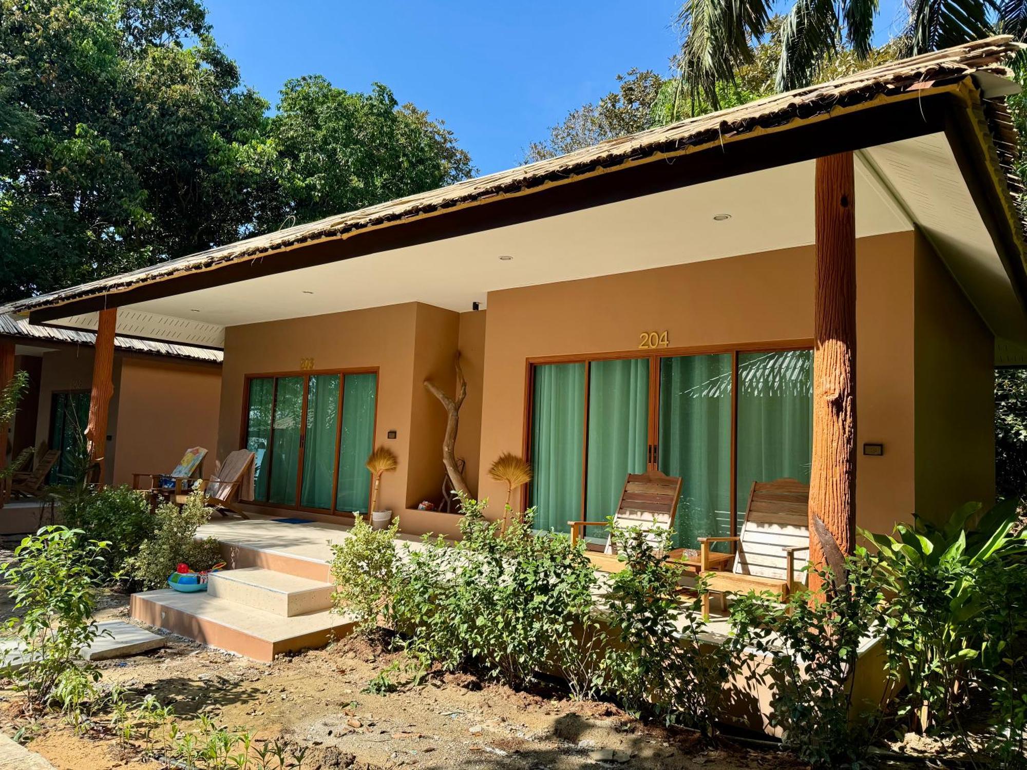 Sunny Cove Beach Resort Koh Phayam Ranong Esterno foto