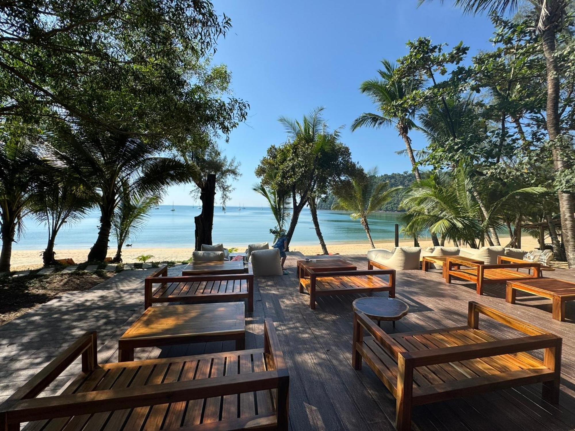 Sunny Cove Beach Resort Koh Phayam Ranong Esterno foto