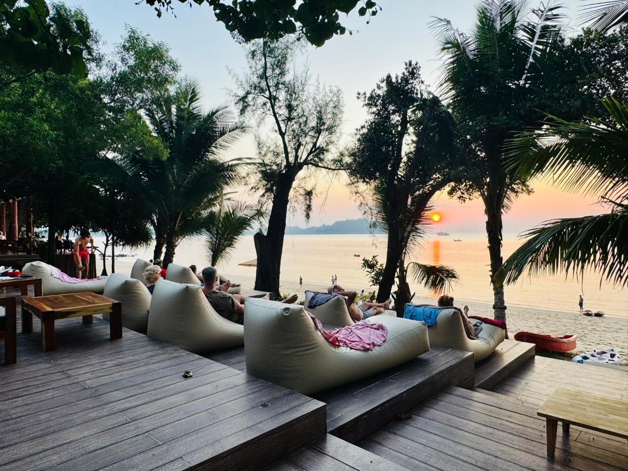 Sunny Cove Beach Resort Koh Phayam Ranong Esterno foto