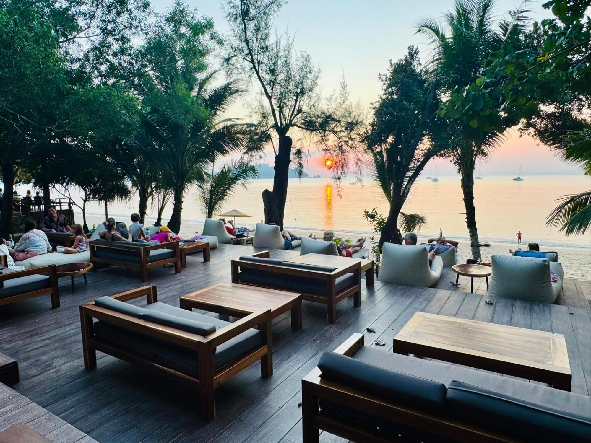 Sunny Cove Beach Resort Koh Phayam Ranong Esterno foto